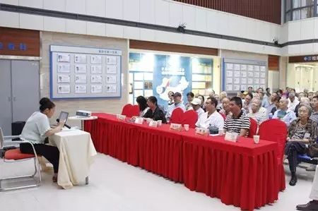 成都太阳成tyc122cc(中国)集团党支部联合成都市各街道、社区共同举办了“重温革命岁月 关爱退伍军人”活动，为成都市退伍军人进行 眼健康检查、宣传眼健康知识等义诊活动，7日上午成都太阳成tyc122cc医疗队走进成都市新能社区，为退伍军人们送去了一份关爱。.jpg