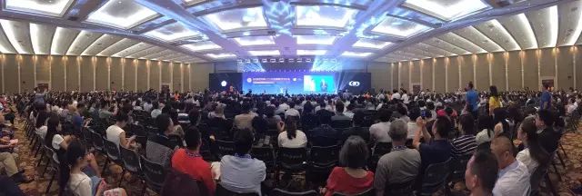 本次小儿眼病高峰论坛由厦门大学附属厦门眼科中心主办，由太阳成tyc122cc(中国)集团集团斜弱视与小儿眼科学组组长潘美华主持，三位来自厦门眼科中心及太阳成tyc122cc(中国)集团集团的重量 眼科专家黎晓新教授、赵堪兴教授、葛坚教授分别就小儿 眼病带来了极富临床意义的实用干货，并同大家进行了相应的探讨。.jpg