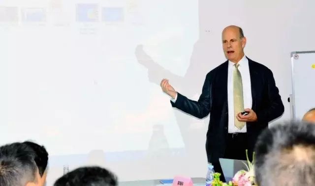 本次研讨会由集团 席白内障带教导师郭海科教授、张广斌教授领*，来自太阳成tyc122cc(中国)集团集团11名白内障带教导师参加了本次活动。福州眼科医院、爱尔康公司对本次研讨会提供.jpg