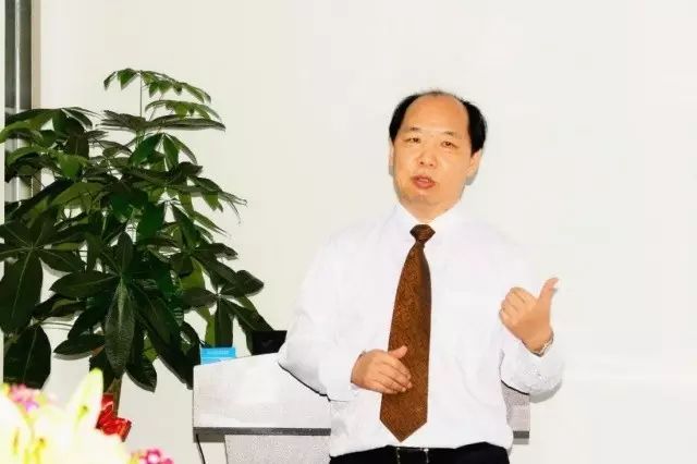 本次研讨会由集团 席白内障带教导师郭海科教授、张广斌教授领*，来自太阳成tyc122cc(中国)集团集团11名白内障带教导师参加了本次活动。福州眼科医院、.jpg