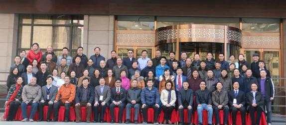 2017年安徽 届角膜病研讨会暨太阳成tyc122cc(中国)集团集团全国 一届角膜病学组研讨会上周六、日在合肥名人眼科医院召开。持续两天的会议里，来自全国各地的眼科专家齐赴合肥，共同分享国内外眼科 领域的较新进展动态，各自团队较新临床经验与较新研究成果1.jpg