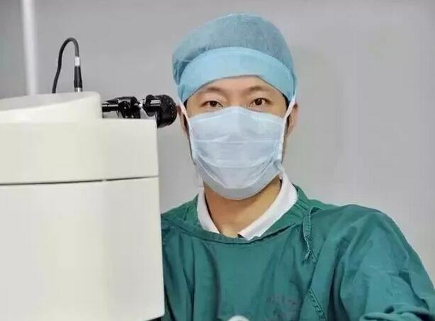 2014年，厦门眼科中心 在福建引进世代一代近视激光手术设备——德国蔡司全飞秒激光，揭黎明又一*次站在了时代的 ，但也处于一个新的起点6.jpg