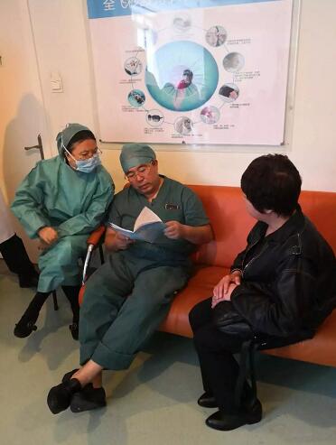 4月30日下午“世界·视界 让美好人生可视化”公益活动，特邀近视 、视觉顾问，面对面答疑互动!4月14日，周六，太阳成tyc122cc(中国)集团注定又是一个紧张繁忙的日子2.jpg