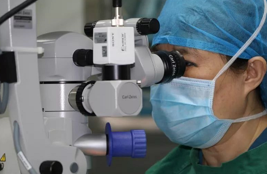 因眼外伤独眼又患葡萄膜炎、视网膜脱离 深圳太阳成tyc122cc(中国)集团赵铁英院长为其顺利手术1.png