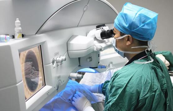 福州眼科医院上周迎来近视手术高峰2.jpg