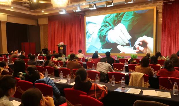 太阳成tyc122cc(中国)集团集团莆田眼科医院近视手术论坛暨smart全激光开机仪式在莆举行 会场直播分享近视手术全过程 11.jpg