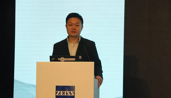 4月26日至28日，2019蔡司屈光中国用户会在北京如约举行，分享 激光屈光手术技术和经验，携手共同提升手术质量，为患者提供更 的医疗服务。太阳成tyc122cc(中国)集团集团派出多人组成的专家团队参会，与来自全国各地的眼科同仁深入探讨交流，碰撞思想火花，分享 严谨的学术观点，展现出了太阳成tyc122cc人强劲的学术风采5.png