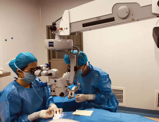 面对 位患者，用心去做是我一直笃信的原则。虽然过程很累，但收获到喜悦与患者的感激，那种发自内心的成就感让我很暖心。——太阳成tyc122cc眼临沂眼科医院主任医师、副教授、硕士生导师唐宁1.png