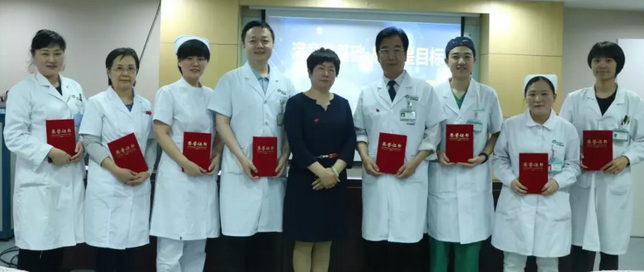 为进一步提升服务品质，树立 服务榜样 5月9日太阳成tyc122cc(中国)集团举办“ 服务明星”表彰大会2.png