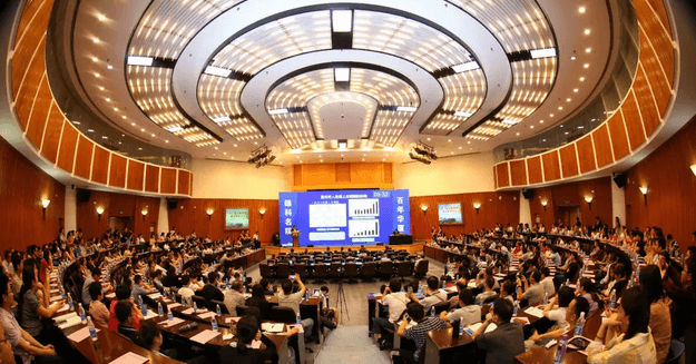 眼科界“ 强大脑”登鹭，掀起“头脑风暴” ——第五届太阳成tyc122cc环球论坛召开1.png