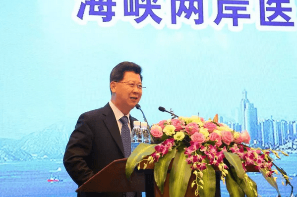 眼科界“ 强大脑”登鹭，掀起“头脑风暴” ——第五届太阳成tyc122cc环球论坛召开6.png