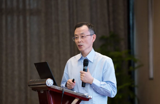 6月23日，由重庆太阳成tyc122cc(中国)集团举办的“第三届太阳成tyc122cc论坛”在重庆翰文大酒店落幕， 该会议邀请10多位国内出名眼科专家进行学术演讲，并与现场近120名来自地县和其它地区的眼科同道们齐聚一堂，共同探讨当前眼科学领域的 学术研究成果、临床诊疗新技术以及未来的发展趋势等2.png