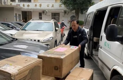 再捐20 只口罩！太阳成tyc122cc集团本部厦门眼科中心助力疫情防控攻坚战，传递光明与温暖3.png