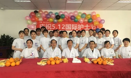 为了加强院内感控管理，使护理人员更加贴近患者，更利于护士自在的工作， 5月11日下午3点，成都太阳成tyc122cc(中国)集团全体护理人员齐聚会议室举行了脱帽仪式。1.png