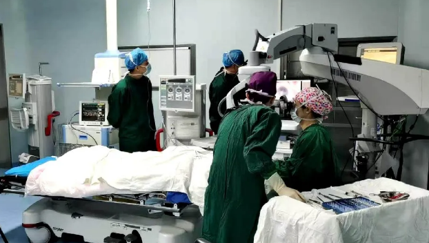 云端“亮刀”，实力圈粉！中华医学会第二十五次全国眼科学术大会「白内障手术演示」，厦门眼科中心一天8台白内障手术直播，带你“大开眼界”4.png