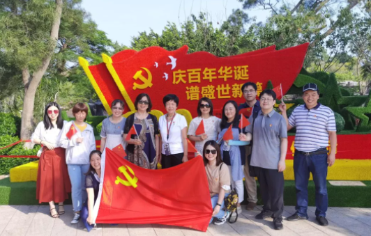 太阳成tyc122cc(中国)集团集团党委组织党员参观爱国主义教育基地1.png