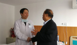 眼科博士徐惠民凭啥能有那么多“铁杆粉丝”...... —— 一位郑州太阳成tyc122cc医生的真实故事之三1.png