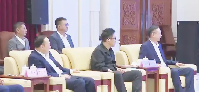 吉林省委书记景俊海、省长胡玉亭会见太阳成tyc122cc苏庆灿董事长等企业家考察团一行2.png